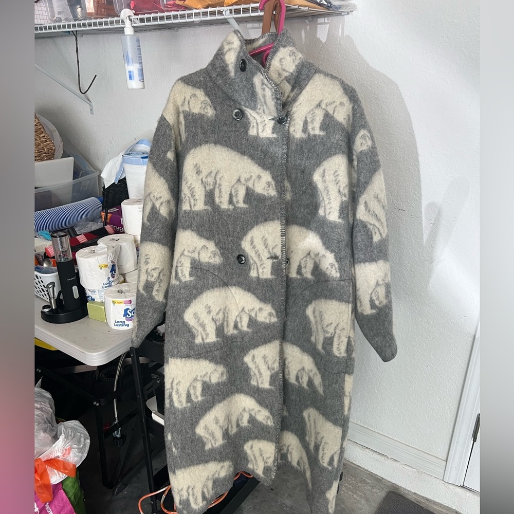 Rare lillunn Norway wool polar bear coat